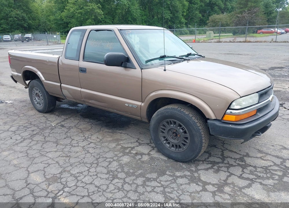 2002 CHEVROLET S-10 VIN: 1GCDT19W328187244