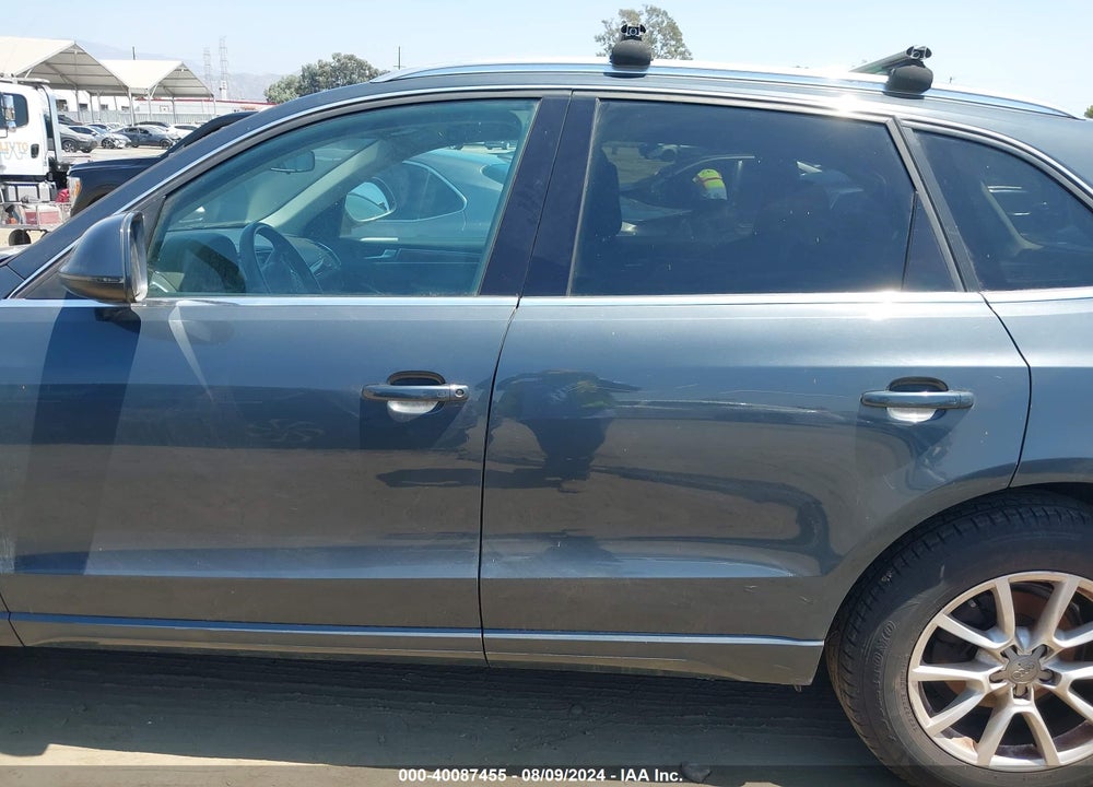 2011 AUDI Q5 2.0T PREMIUM VIN: WA1CFAFP8BA057429