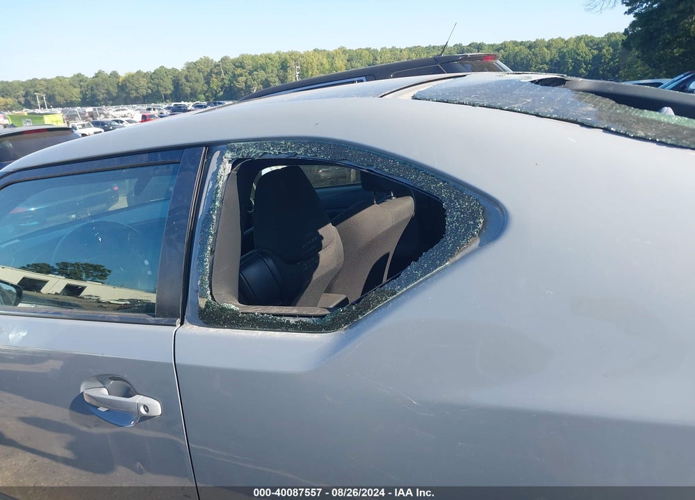 2011 SCION TC VIN: JTKJF5C71B3015268
