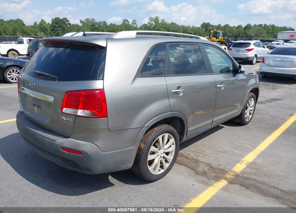 2011 KIA SORENTO EX V6 VIN: 5XYKUDA29BG124169