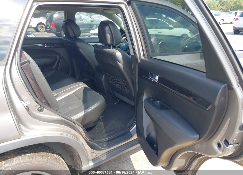 2011 KIA SORENTO EX V6 VIN: 5XYKUDA29BG124169