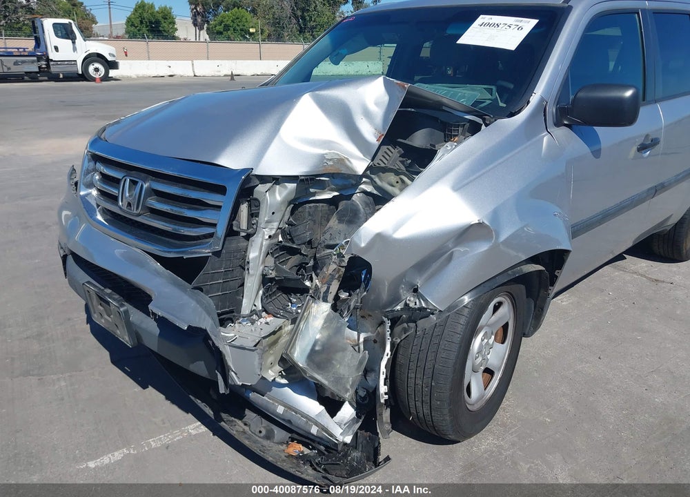 2015 HONDA PILOT LX VIN: 5FNYF4H24FB041109