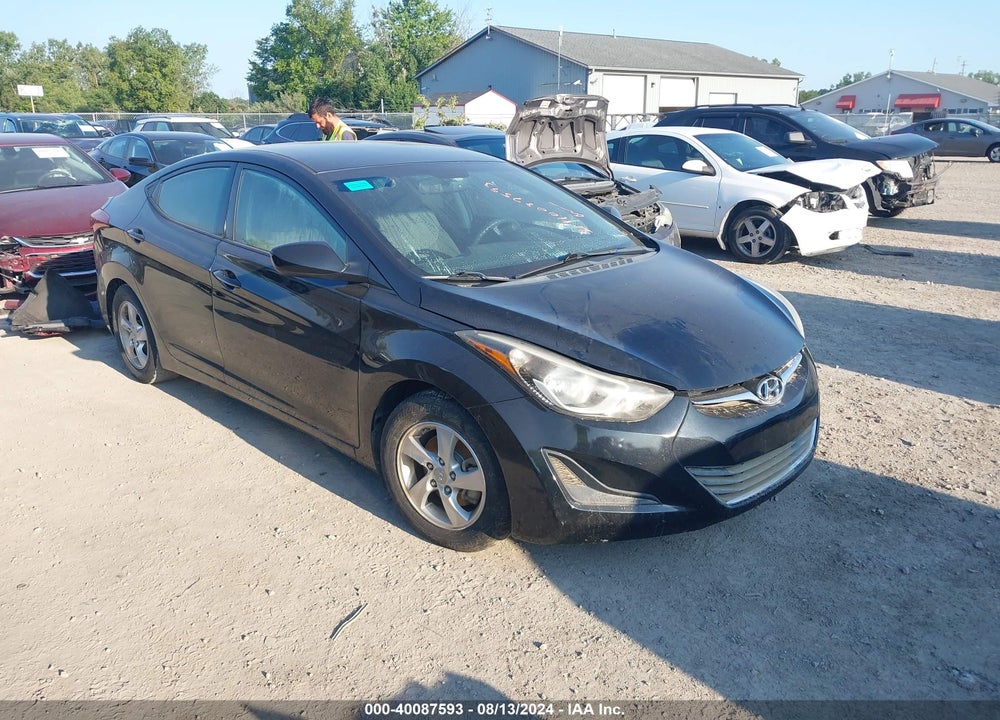 2014 HYUNDAI ELANTRA VIN: 5NPDH4AE7EH472198