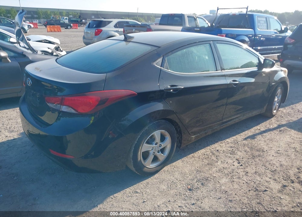 2014 HYUNDAI ELANTRA VIN: 5NPDH4AE7EH472198