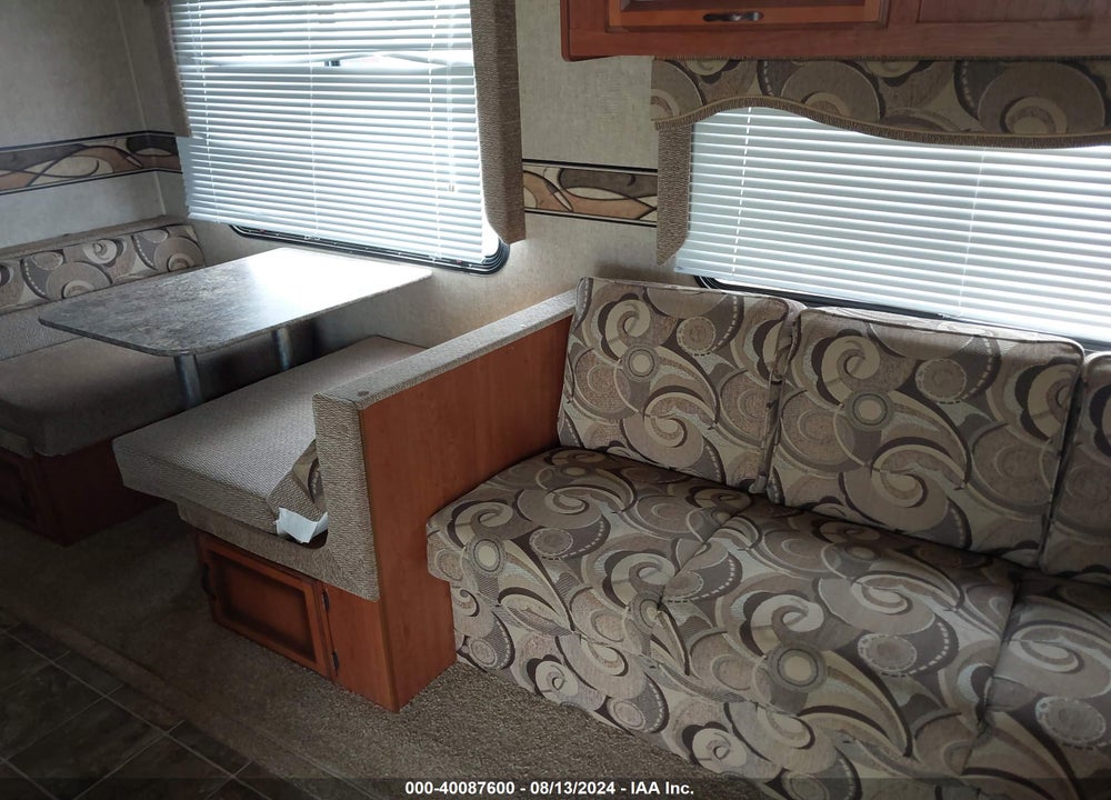 2015 KZ INC SPORTSMAN 280 VIN: 4EZTU2826F5054397