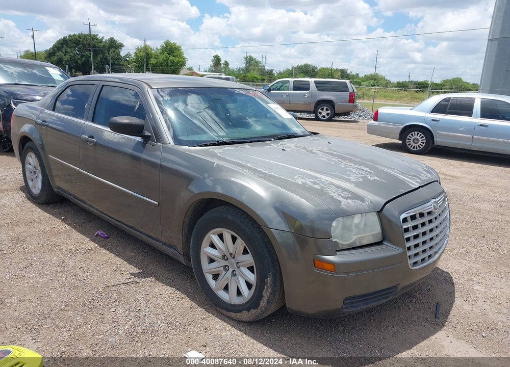 2008 CHRYSLER 300 LX VIN: 2C3KA43R18H323055