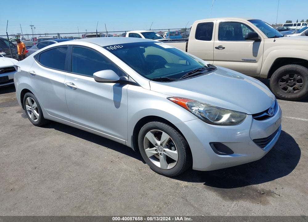 2013 HYUNDAI ELANTRA GLS VIN: KMHDH4AE2DU823518