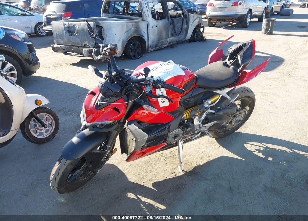 2022 DUCATI STREETFIGHTER V2 VIN: ZDMFAKYW2NB002750