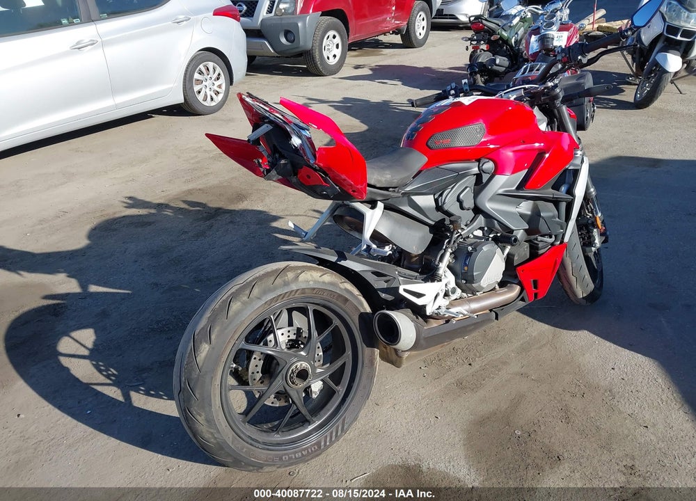 2022 DUCATI STREETFIGHTER V2 VIN: ZDMFAKYW2NB002750