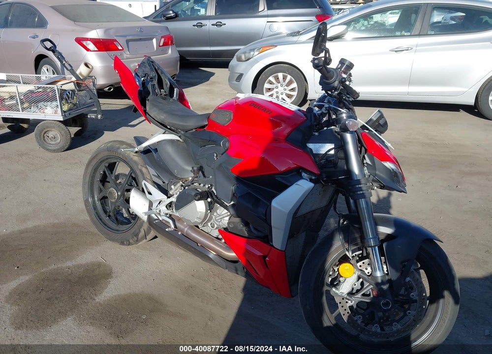 2022 DUCATI STREETFIGHTER V2 VIN: ZDMFAKYW2NB002750