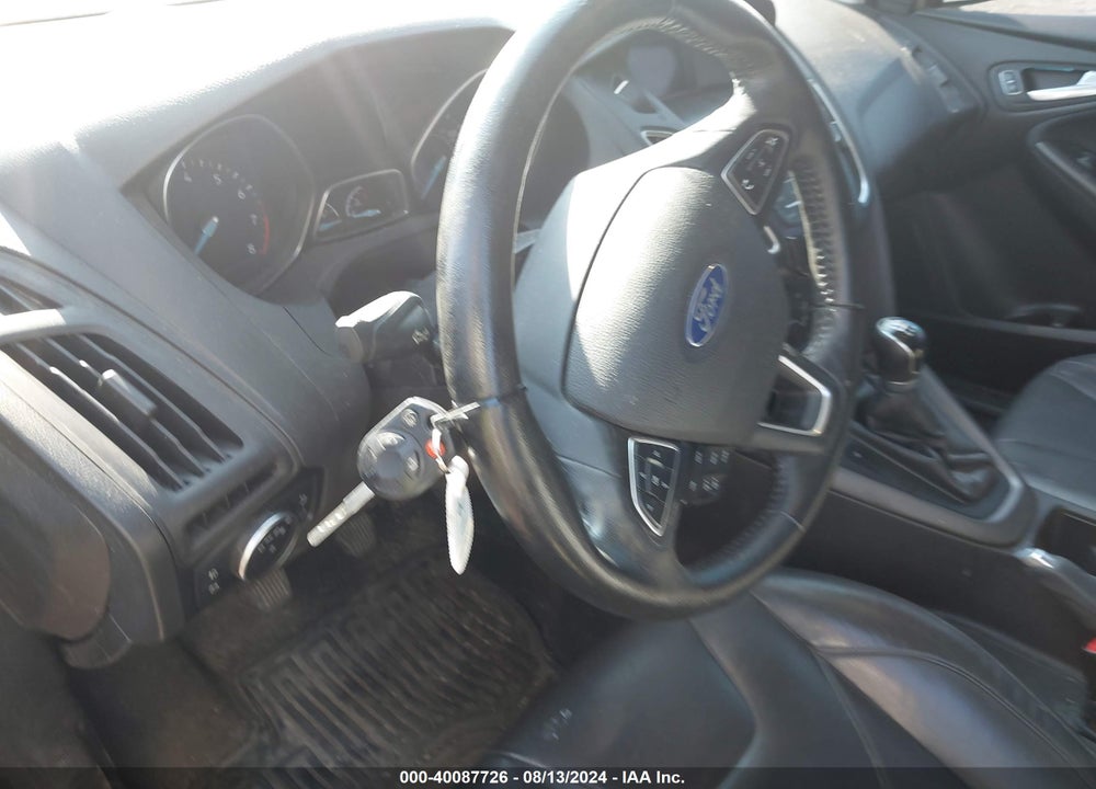 2015 FORD FOCUS SE VIN: 1FADP3F28FL299385