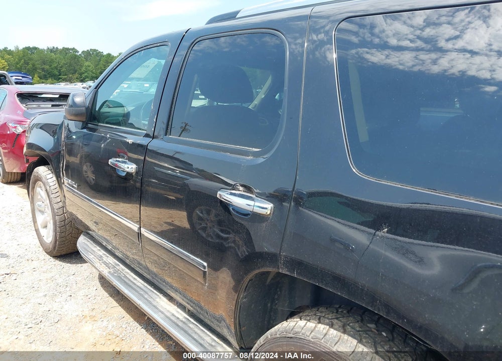 2013 GMC YUKON DENALI VIN: 1GKS2EEF7DR336439