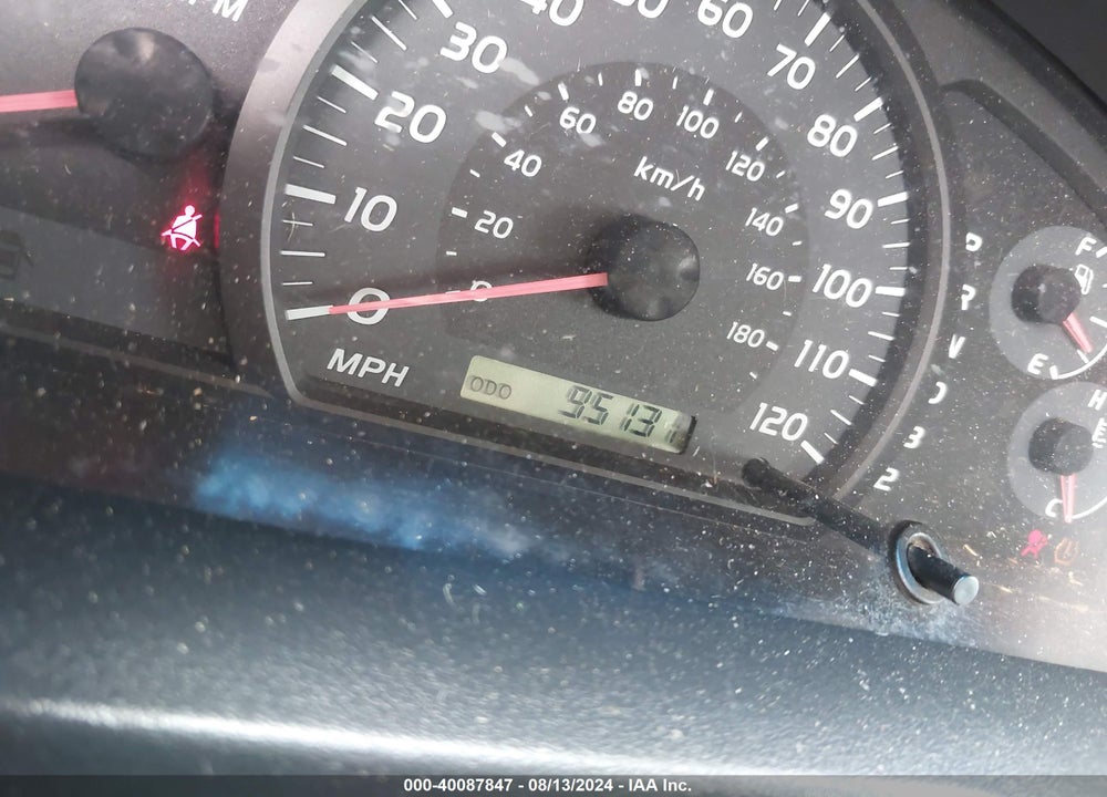 2005 TOYOTA TUNDRA SR5 V8 VIN: 5TBET341X5S489604