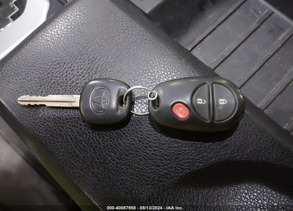 2016 TOYOTA TUNDRA SR5 5.7L V8 VIN: 5TFTW5F19GX009113