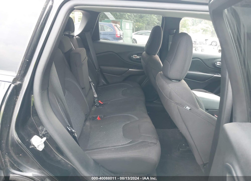 2019 JEEP CHEROKEE LATITUDE 4X4 VIN: 1C4PJMCB2KD237536