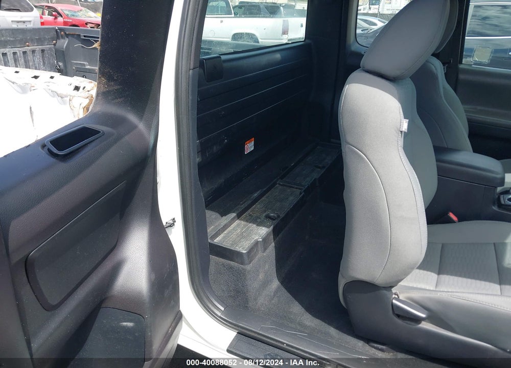 2017 TOYOTA TACOMA SR VIN: 5TFRX5GN0HX100457