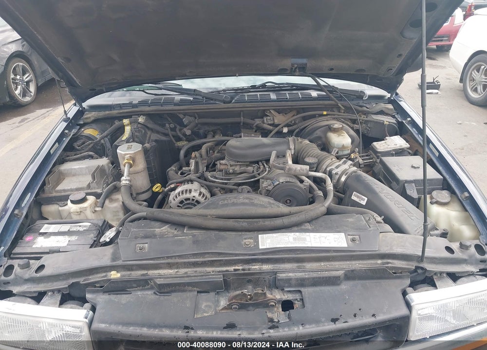 2001 CHEVROLET S TRUCK S10 VIN: 1GCCS19W418121833