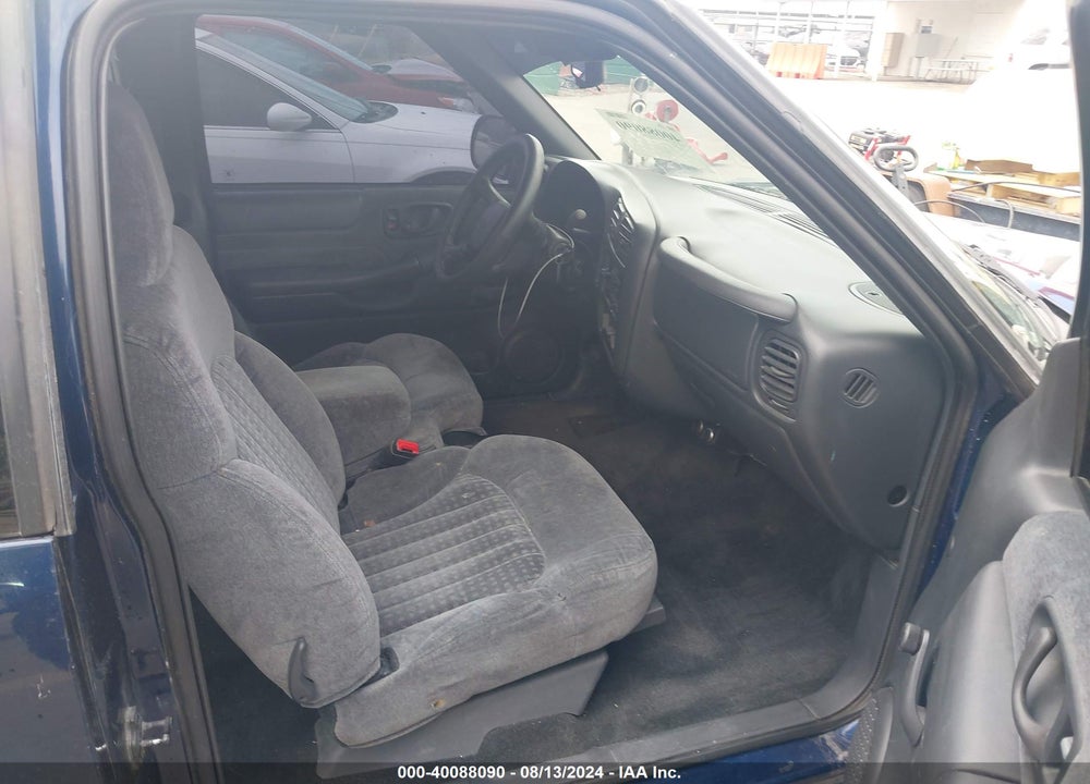 2001 CHEVROLET S TRUCK S10 VIN: 1GCCS19W418121833