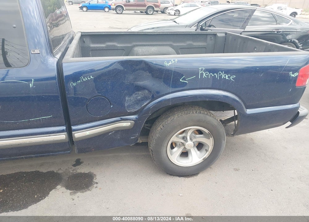 2001 CHEVROLET S TRUCK S10 VIN: 1GCCS19W418121833