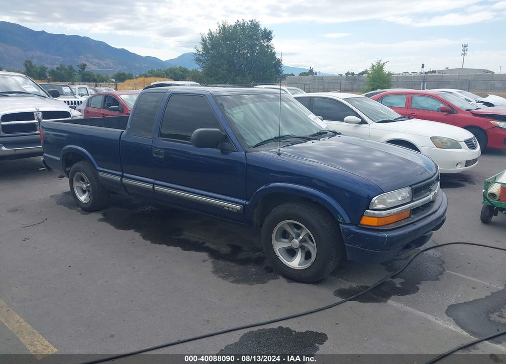 2001 CHEVROLET S TRUCK S10 VIN: 1GCCS19W418121833