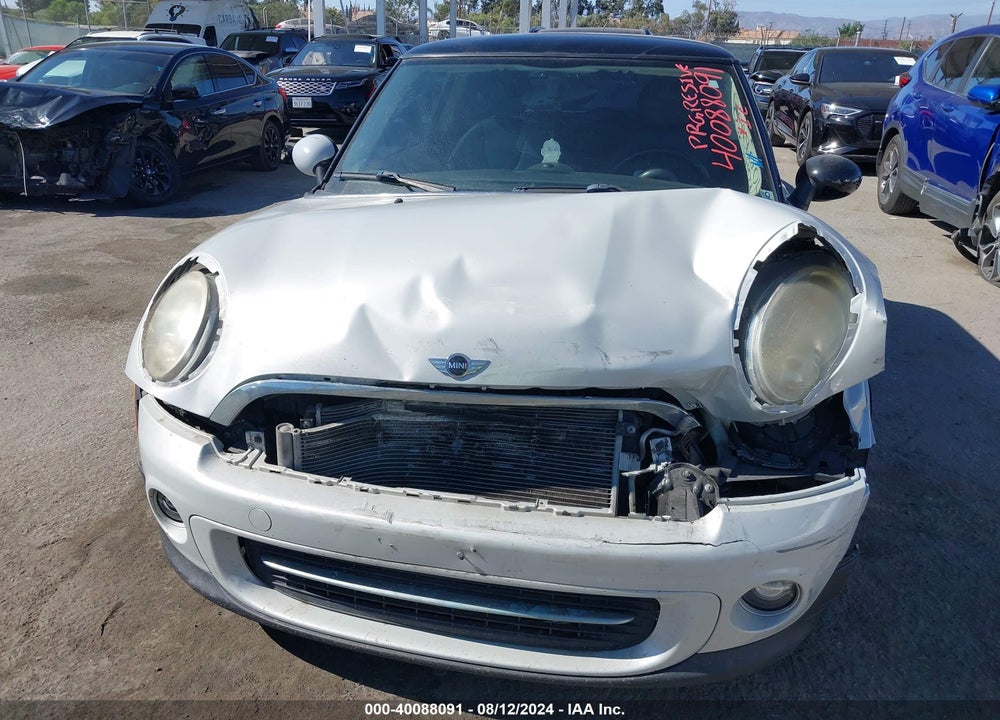 2011 MINI COOPER VIN: WMWSU3C53BT095349