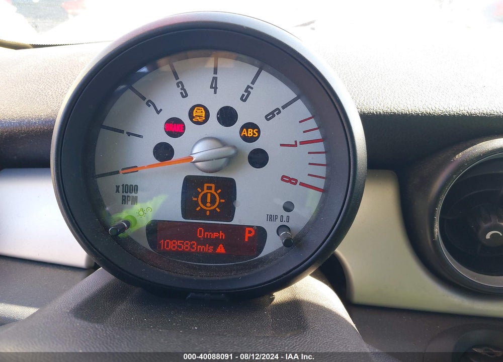 2011 MINI COOPER VIN: WMWSU3C53BT095349