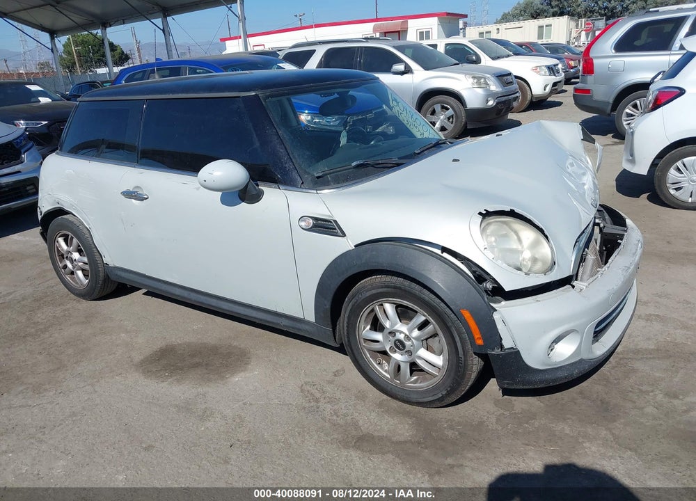 2011 MINI COOPER VIN: WMWSU3C53BT095349