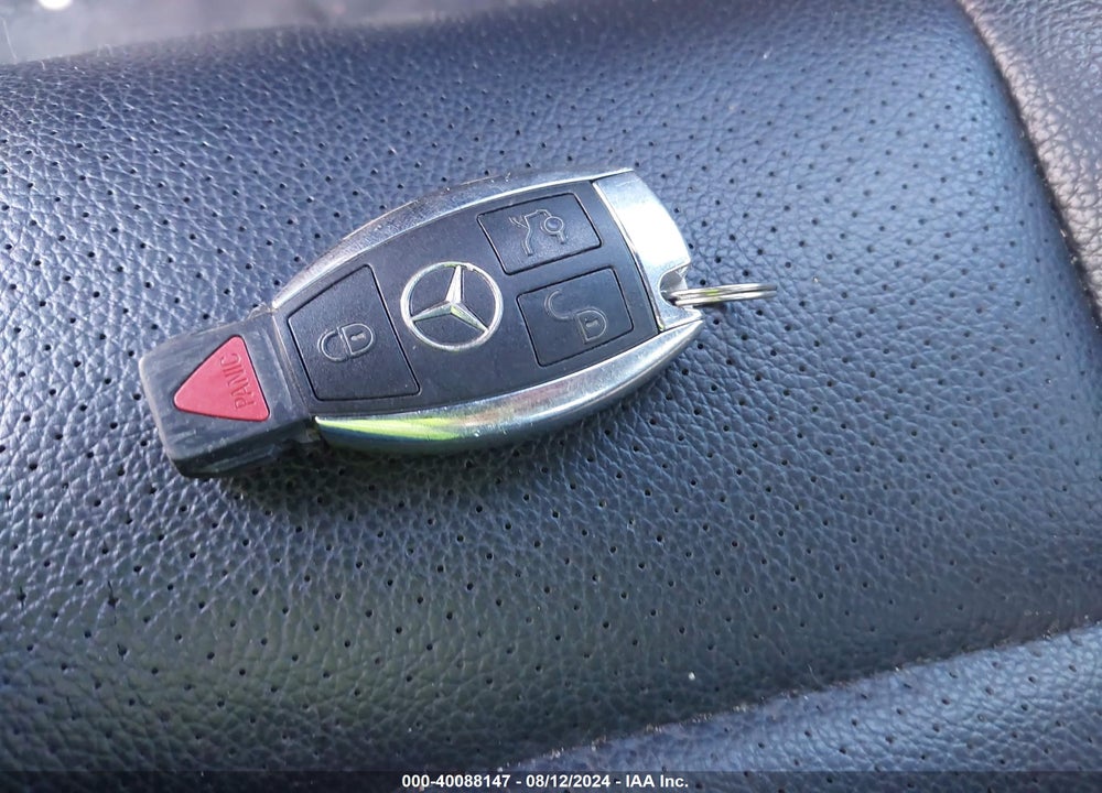2014 MERCEDES-BENZ C 250 LUXURY/SPORT VIN: WDDGF4HBXEA961044