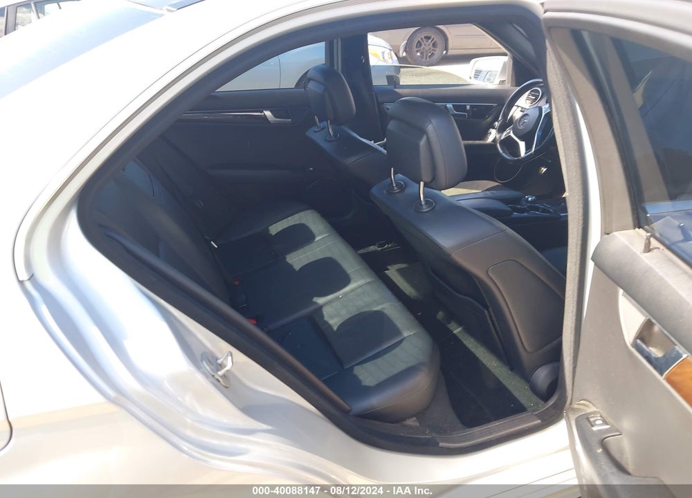 2014 MERCEDES-BENZ C 250 LUXURY/SPORT VIN: WDDGF4HBXEA961044