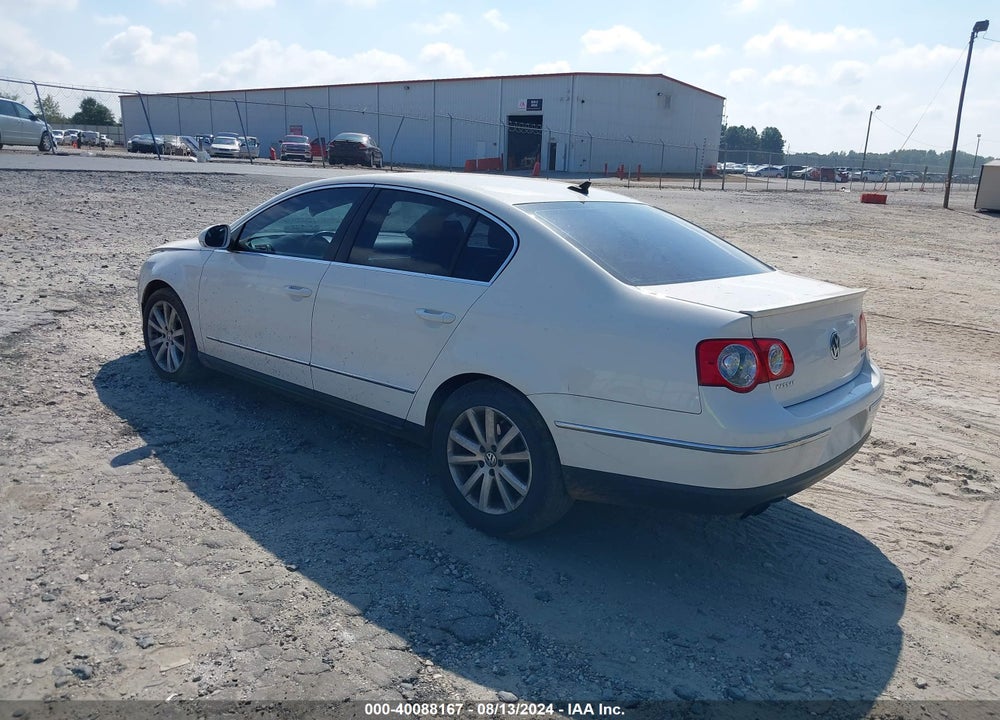 2010 VOLKSWAGEN PASSAT VIN: WVWJK7AN1AE139866