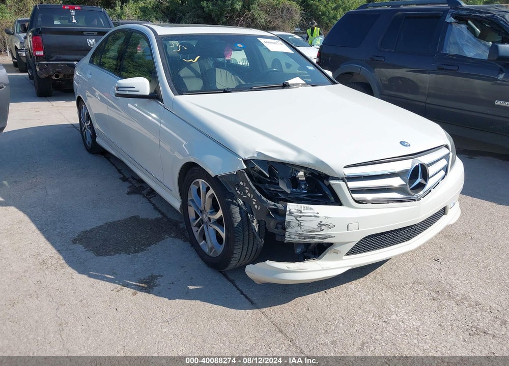 2011 MERCEDES-BENZ C 300 LUXURY/SPORT VIN: WDDGF5EB3BR172029