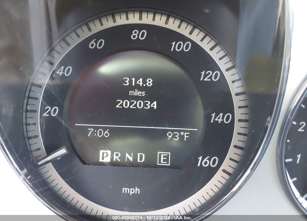 2011 MERCEDES-BENZ C 300 LUXURY/SPORT VIN: WDDGF5EB3BR172029