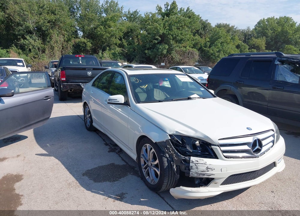 2011 MERCEDES-BENZ C 300 LUXURY/SPORT VIN: WDDGF5EB3BR172029