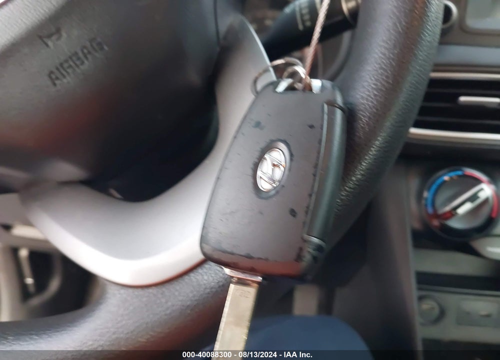 2020 HYUNDAI KONA SE VIN: KM8K12AA1LU444621