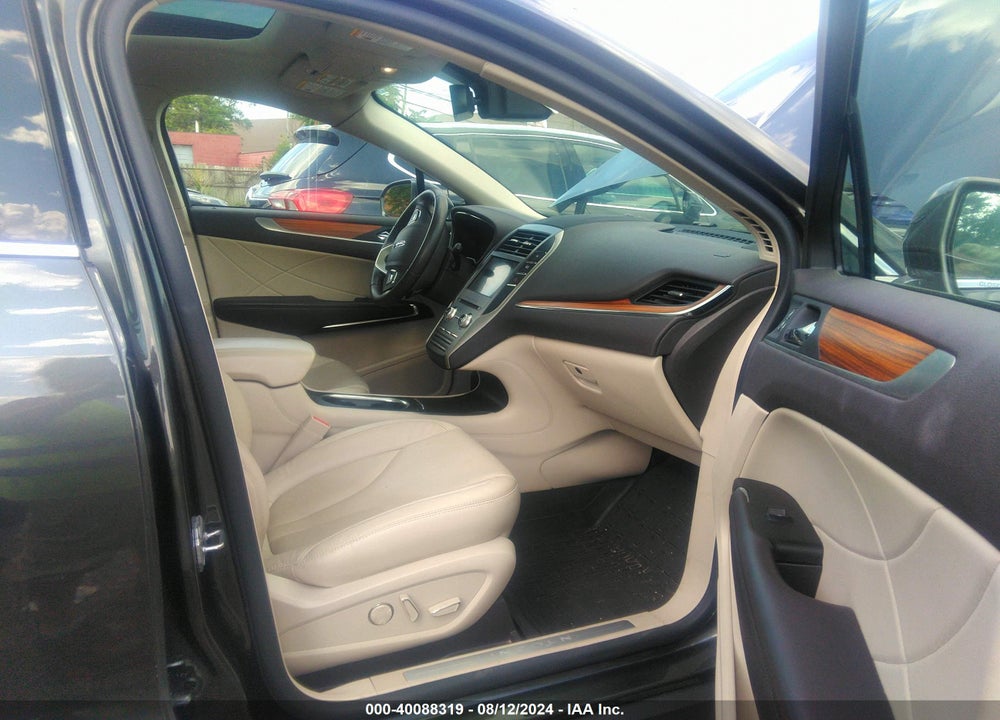 2019 LINCOLN MKC SELECT VIN: 5LMCJ2C99KUL48500