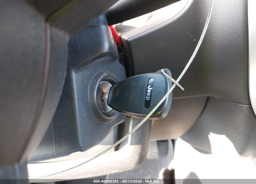 2014 JEEP COMPASS LATITUDE VIN: 1C4NJDEB7ED847893
