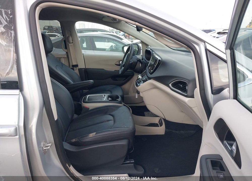 2024 CHRYSLER PACIFICA TOURING L VIN: 2C4RC1BG7RR146137