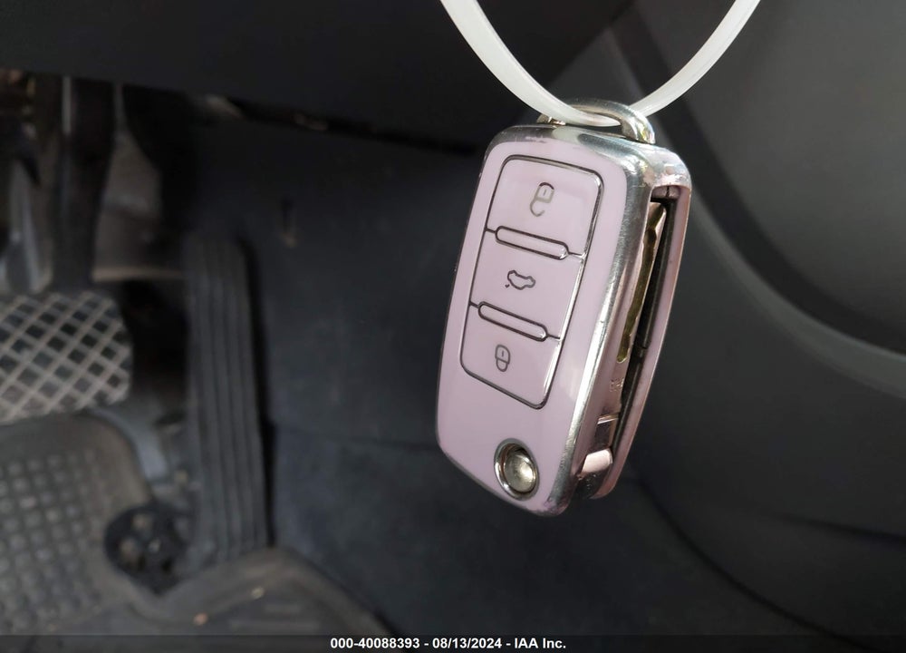 2012 VOLKSWAGEN BEETLE 2.5L VIN: 3VWJP7AT4CM610287