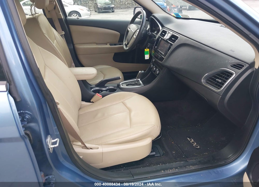 2011 CHRYSLER 200 LIMITED VIN: 1C3BC2FG8BN604020