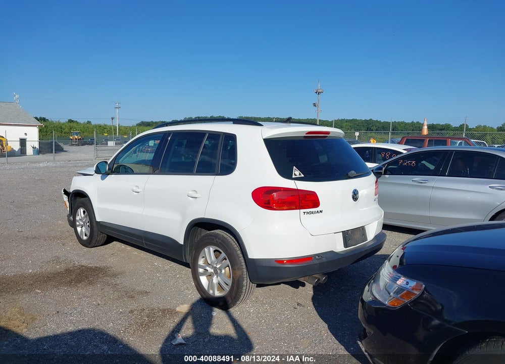 2015 VOLKSWAGEN TIGUAN S VIN: WVGAV7AXXFW615408