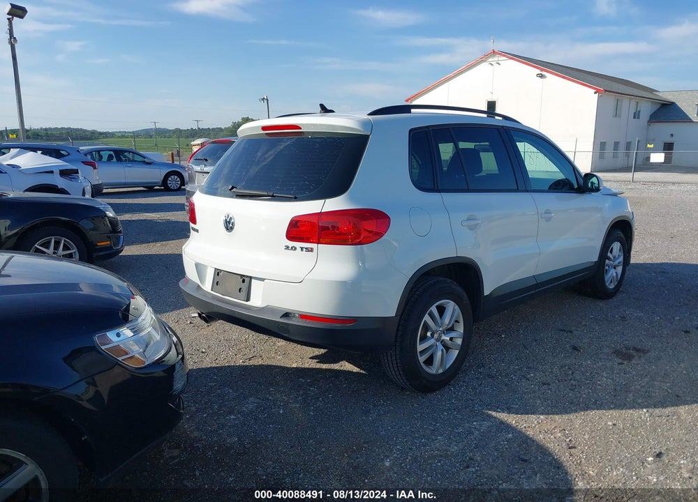 2015 VOLKSWAGEN TIGUAN S VIN: WVGAV7AXXFW615408