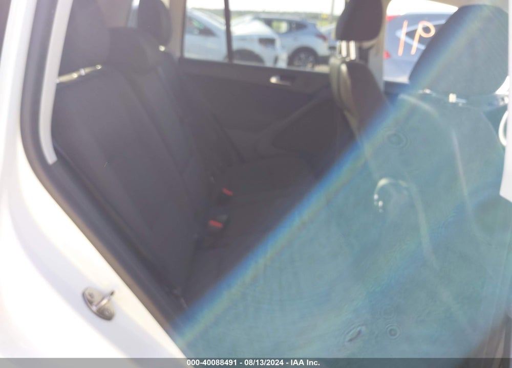 2015 VOLKSWAGEN TIGUAN S VIN: WVGAV7AXXFW615408