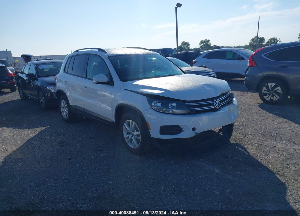 2015 VOLKSWAGEN TIGUAN S VIN: WVGAV7AXXFW615408