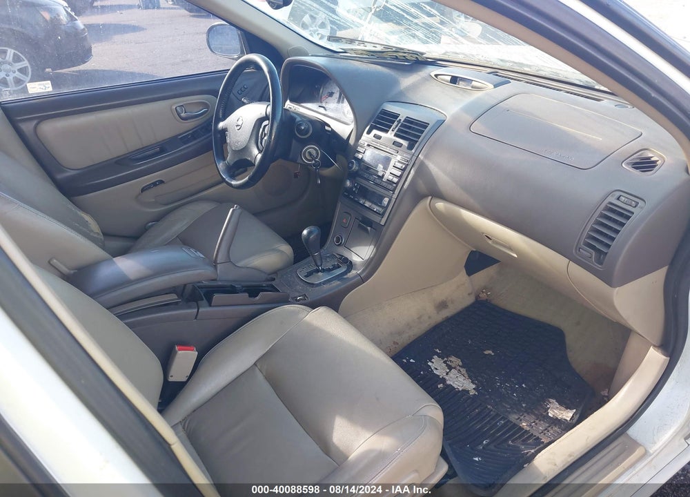 2002 NISSAN MAXIMA SE VIN: JN1DA31A22T313255