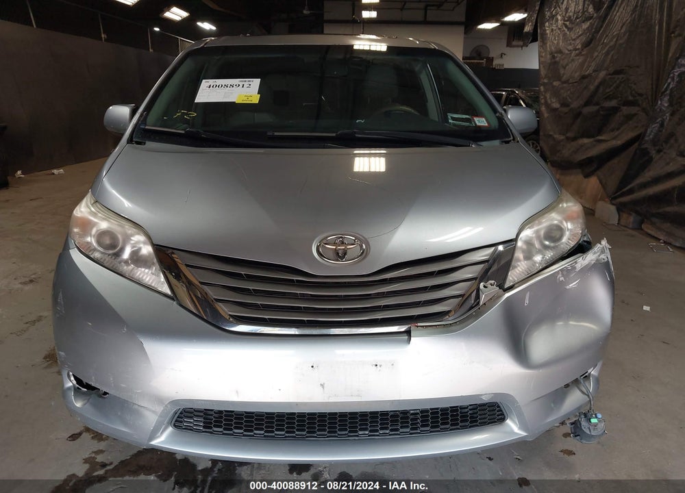 2011 TOYOTA SIENNA XLE V6 VIN: 5TDYK3DC1BS143090
