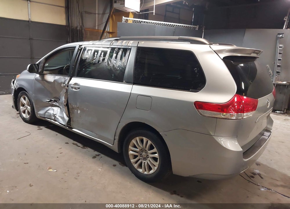 2011 TOYOTA SIENNA XLE V6 VIN: 5TDYK3DC1BS143090