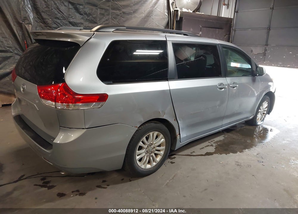 2011 TOYOTA SIENNA XLE V6 VIN: 5TDYK3DC1BS143090