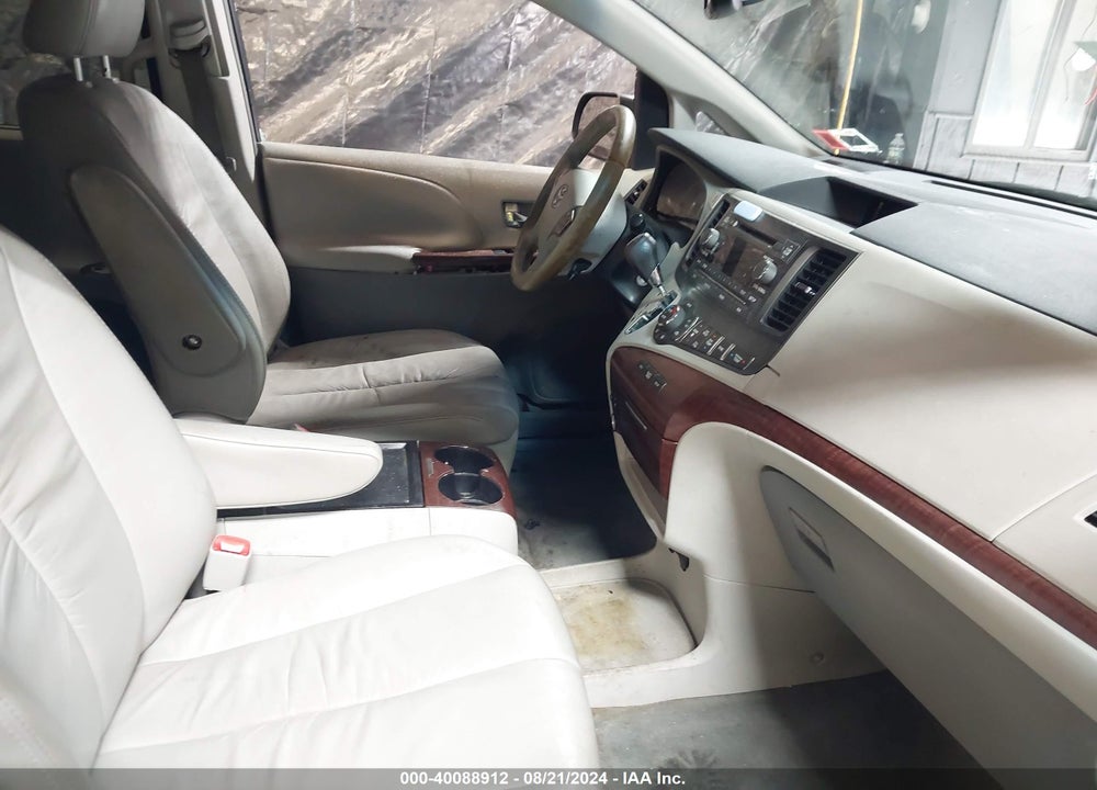 2011 TOYOTA SIENNA XLE V6 VIN: 5TDYK3DC1BS143090
