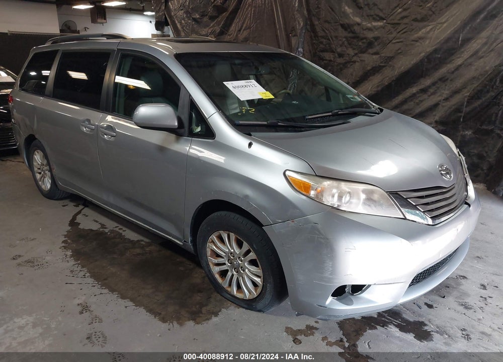 2011 TOYOTA SIENNA XLE V6 VIN: 5TDYK3DC1BS143090