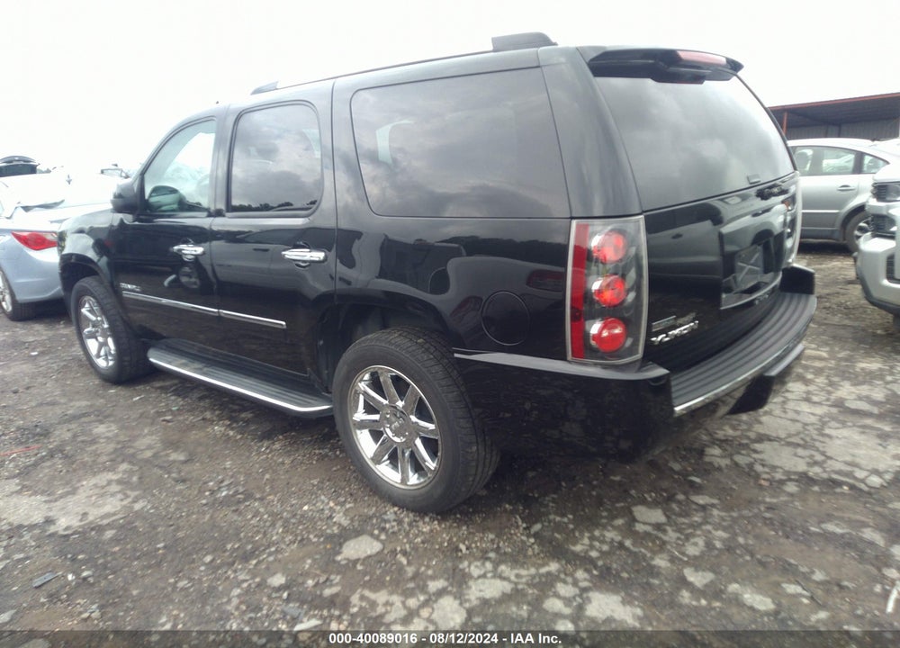 2012 GMC YUKON DENALI VIN: 1GKS2EEF7CR202268